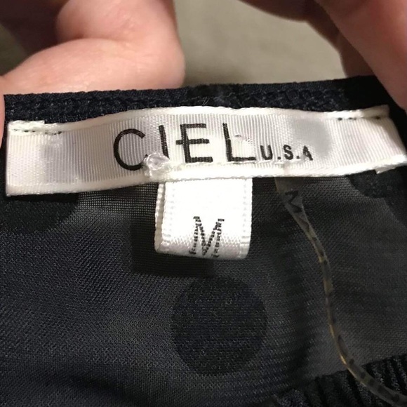 Ciel Black Polka Dots Black Polyester Off Cold Shoulder Thick Eyelet Cuff Blouse - Picture 15 of 16